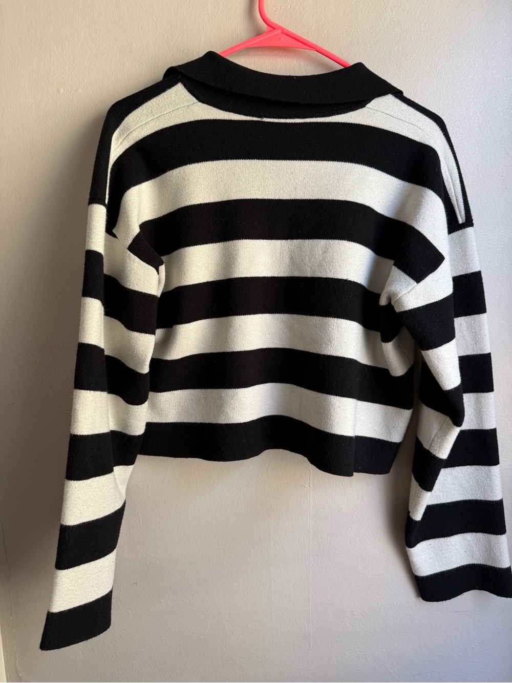 Industry Black & White Striped Cropped Sweater Polo Top Size Large - Picture 3 of 7